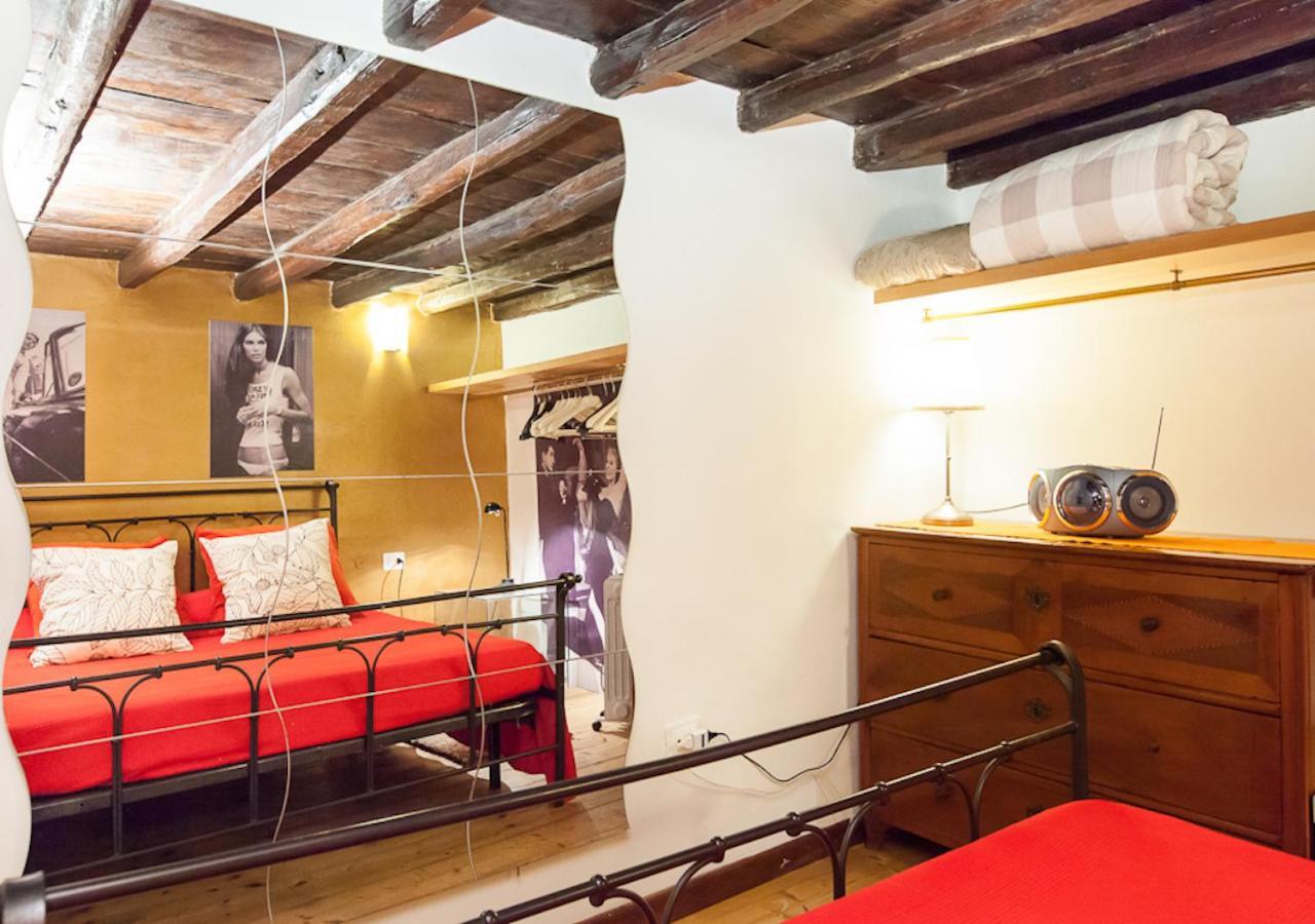 Independent In Trevi Fountain - Spain Square โรม ภายนอก รูปภาพ