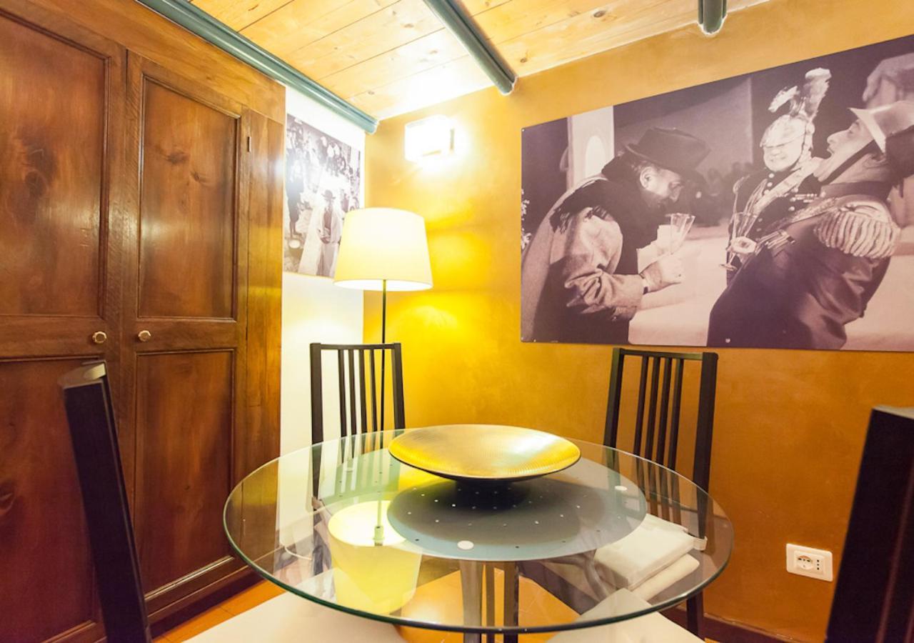 Independent In Trevi Fountain - Spain Square โรม ภายนอก รูปภาพ