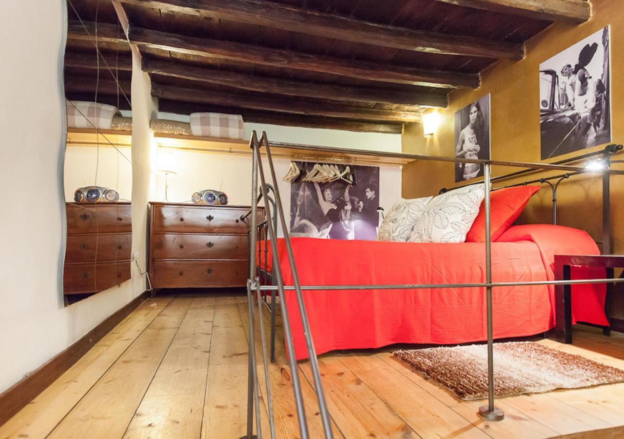 Independent In Trevi Fountain - Spain Square โรม ภายนอก รูปภาพ